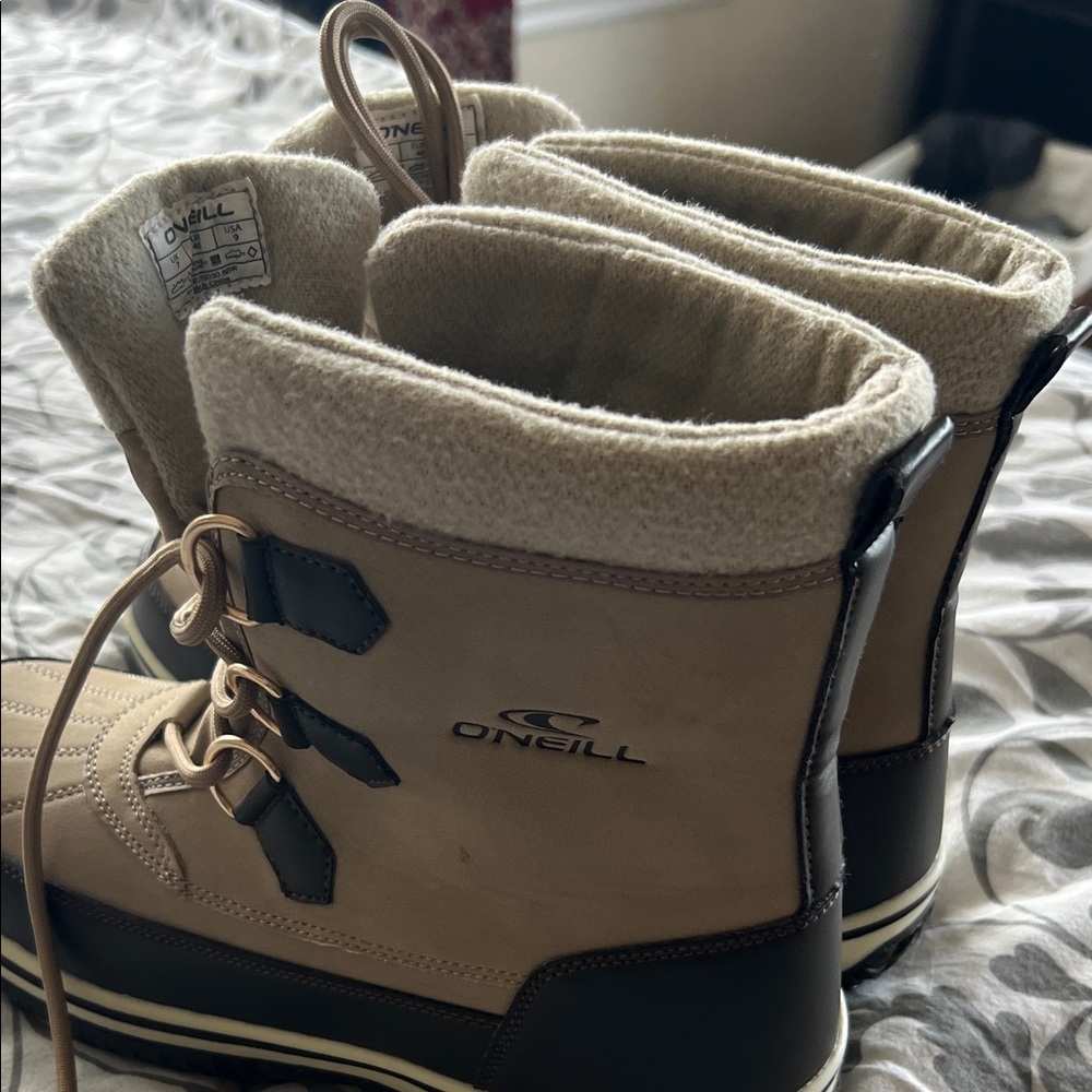 O'Neill Tan and Black Women's Boots